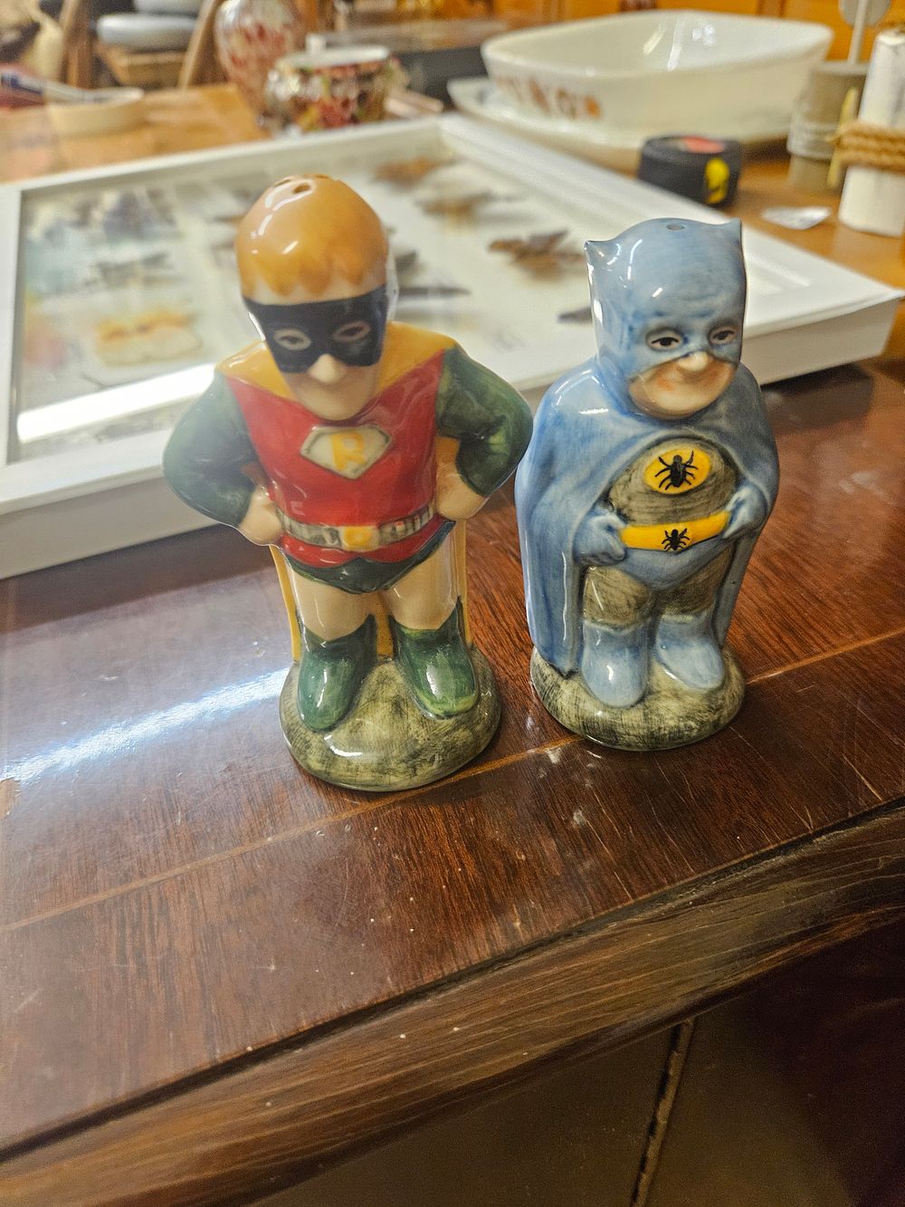 Lot 339 – A Pair of Only Fools and Horses Novelty Batman and Robin Ceramic Salt and Pepper Shakers