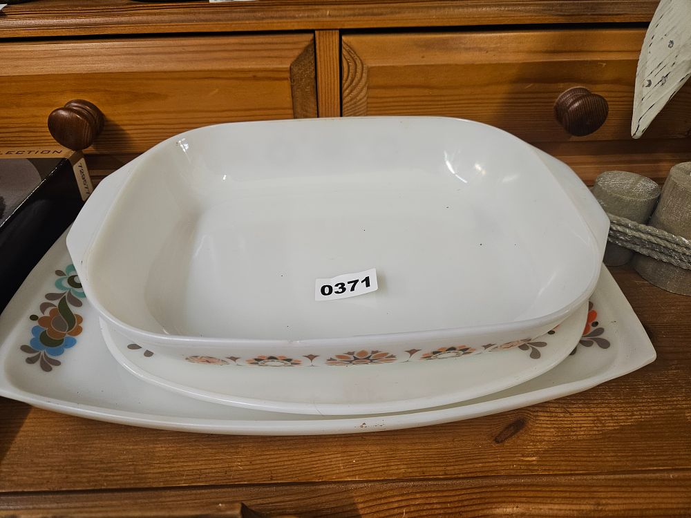 Lot 371 – A Pair of Vintage Opaque White Glass Ovenware Pieces in Chelsea Pattern