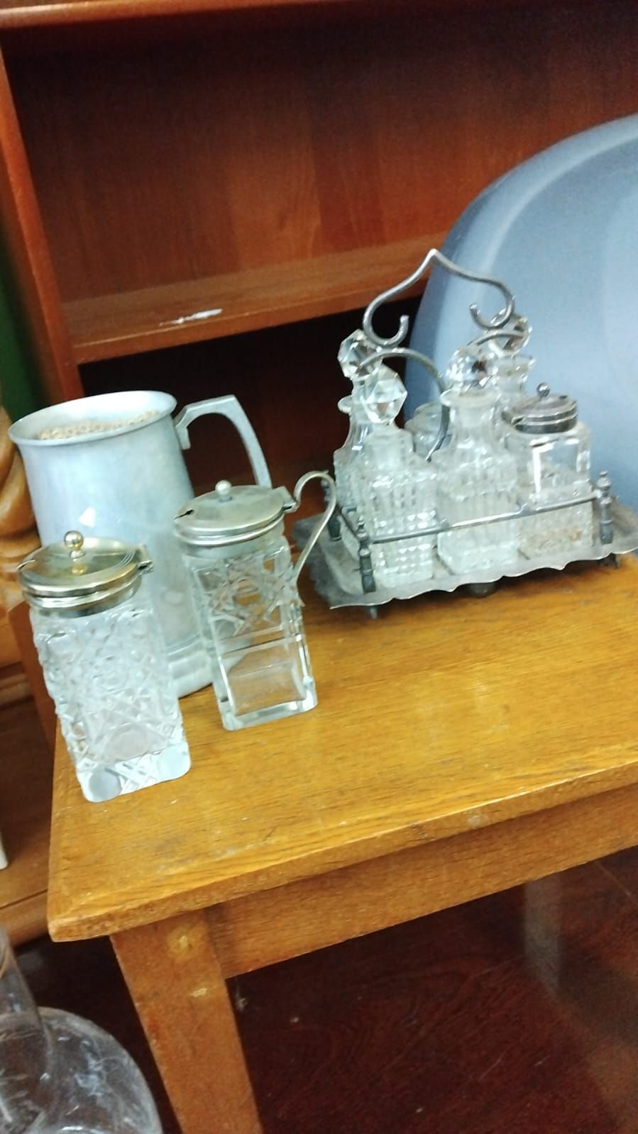 Lot 255 – An Assortment of Victorian and Edwardian Silver-Plated and Cut Glass Tablewares