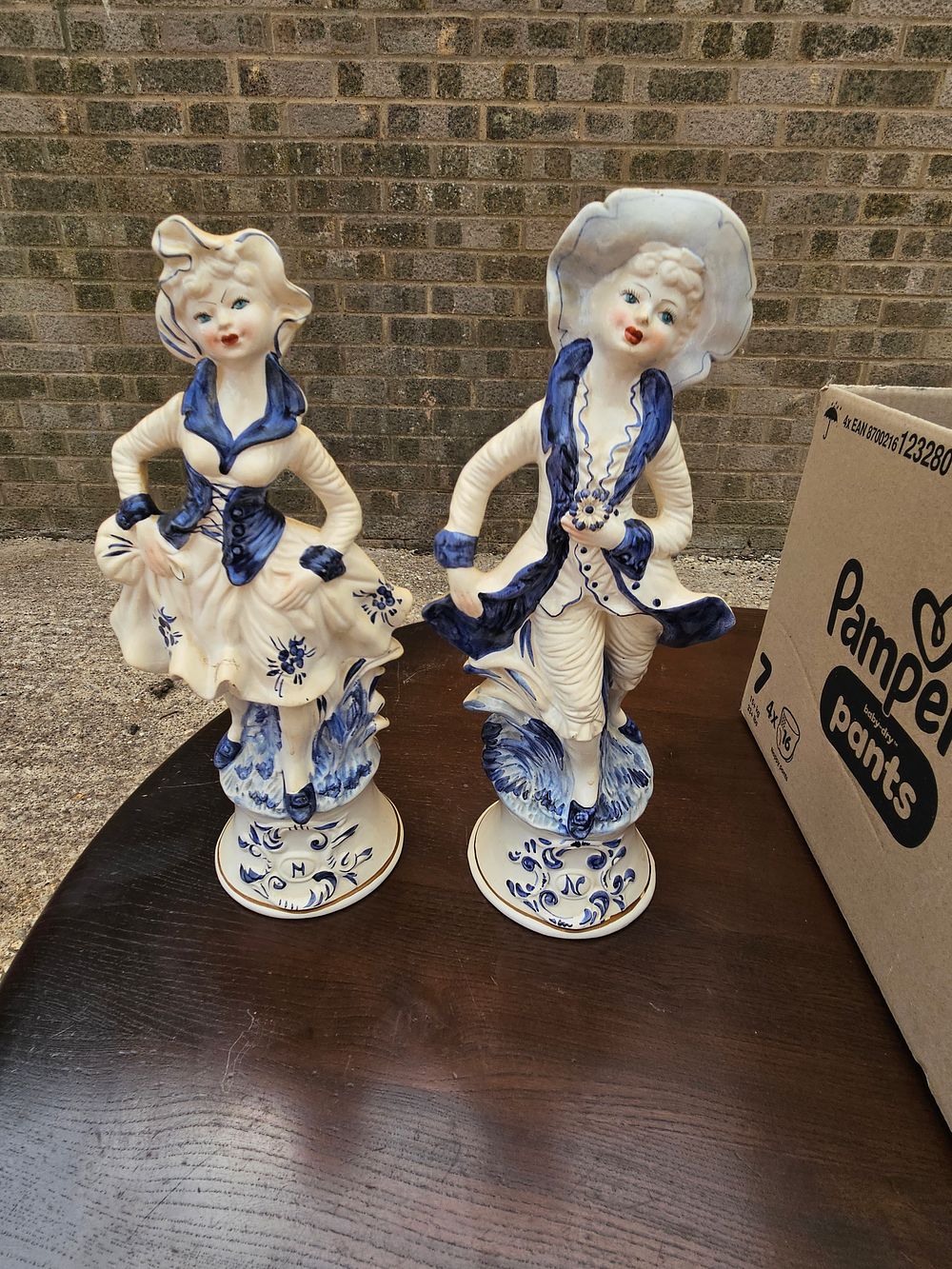 Lot 262 – A Pair of Continental Porcelain Figurines in the Capodimonte