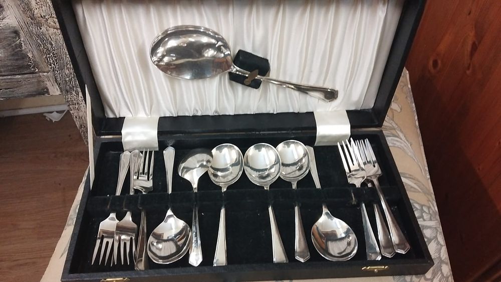 Lot 273 – A Cased Set of Silver-Plated Modernist Style Flatware