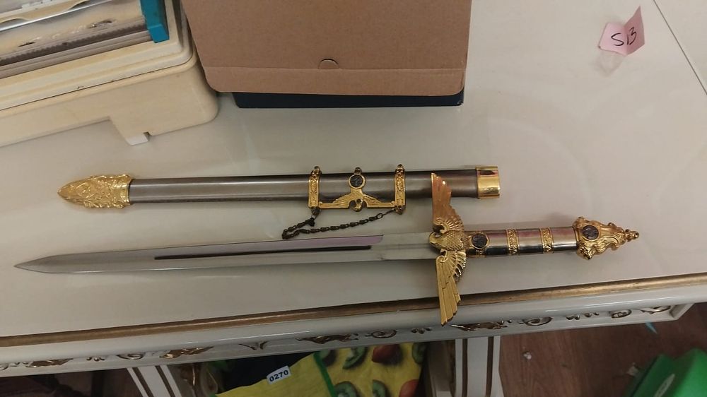 Lot 283 – A Modern Decorative Fantasy Dagger with Scabbard
