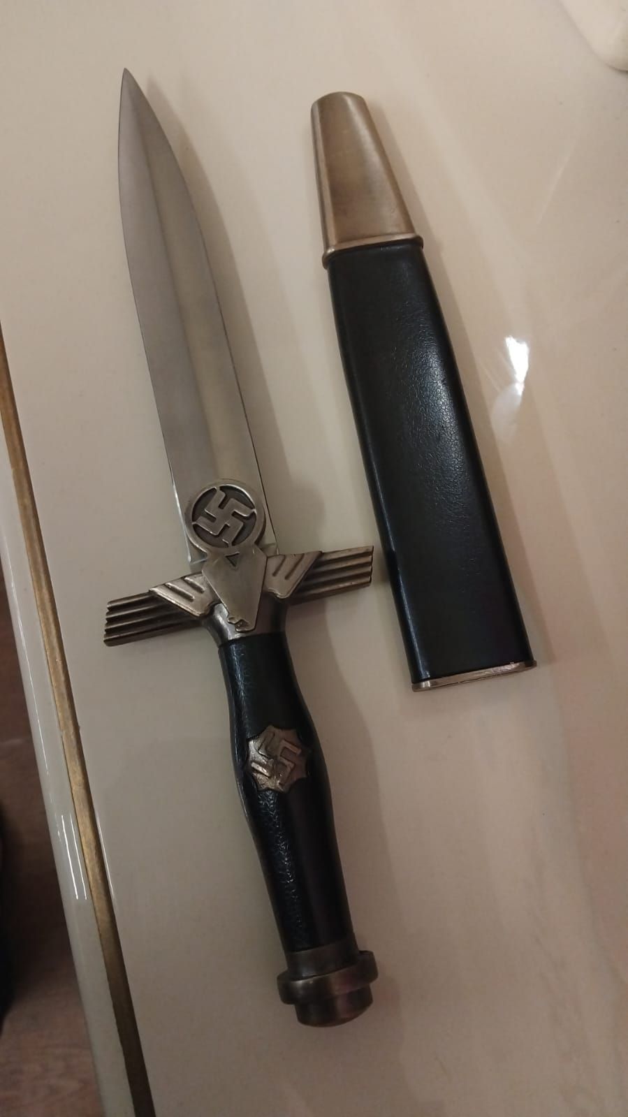 Lot 285 – A modern reproduction RLB style subordinate dagger with scabbard