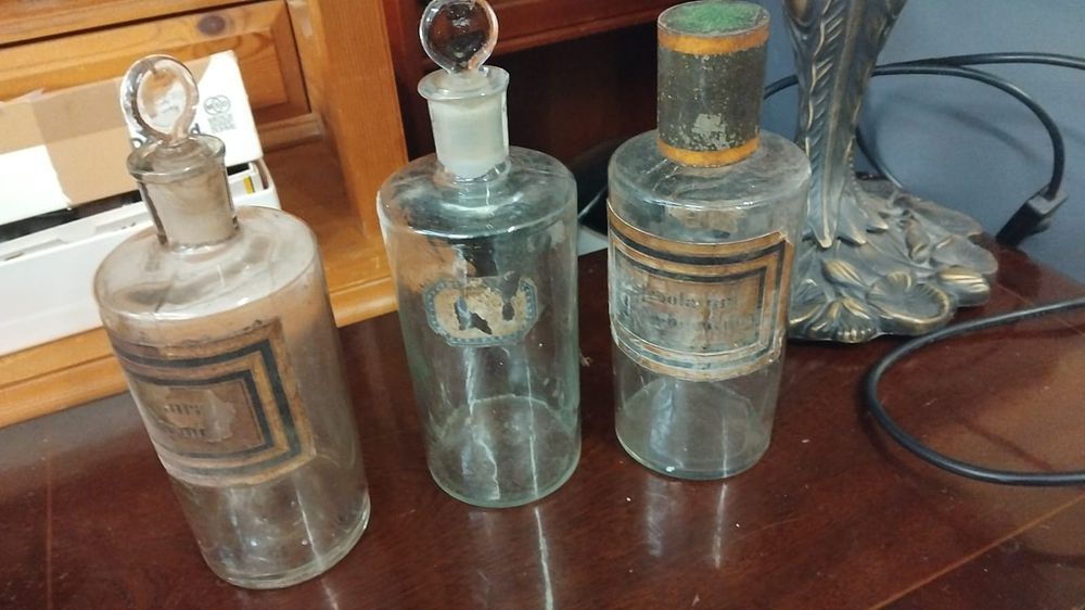 Lot 289 – A Trio of Antique Clear Glass Apothecary Bottles
