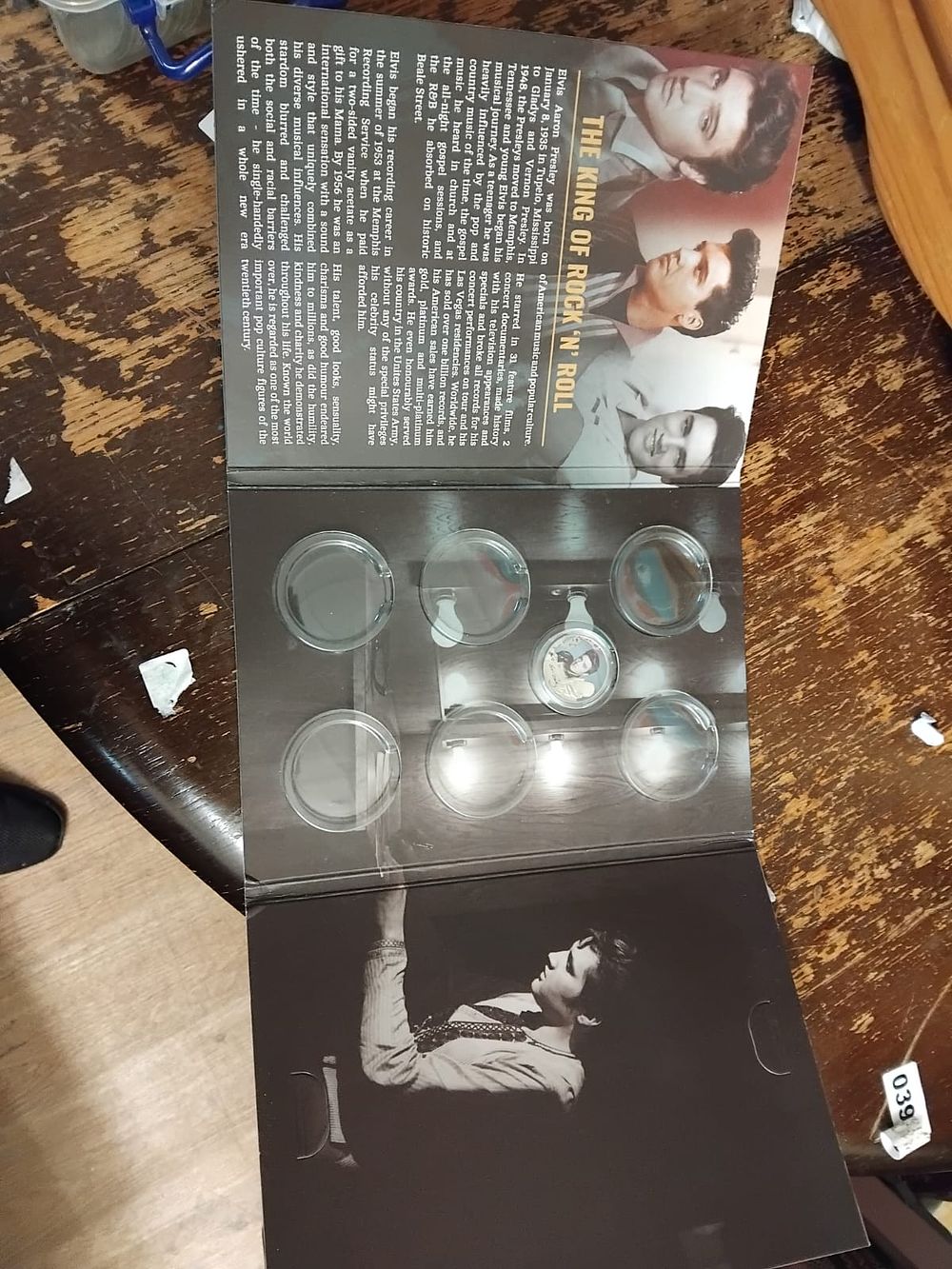 Lot 298 – An Elvis Presley Graceland Licensed Commemorative Medallion Folder