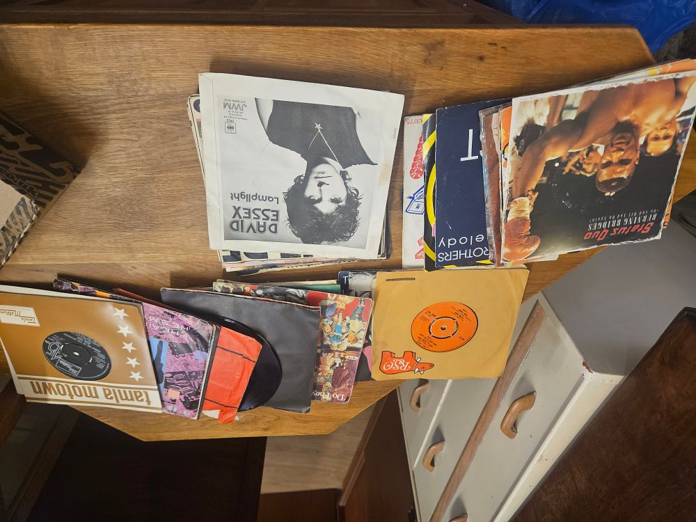 Lot 164 – A Collection of Vintage 7-Inch Vinyl Singles Primarily from the 1970s and 1980s Pop and Rock Genres