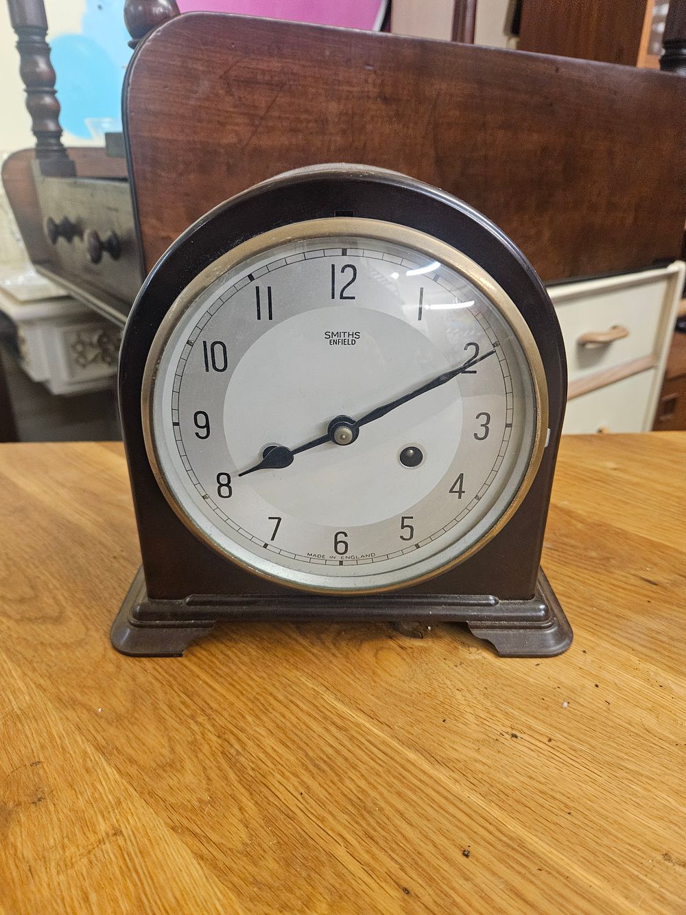 Lot 175 – Smiths Enfield Art Deco Bakelite Mantel Clock