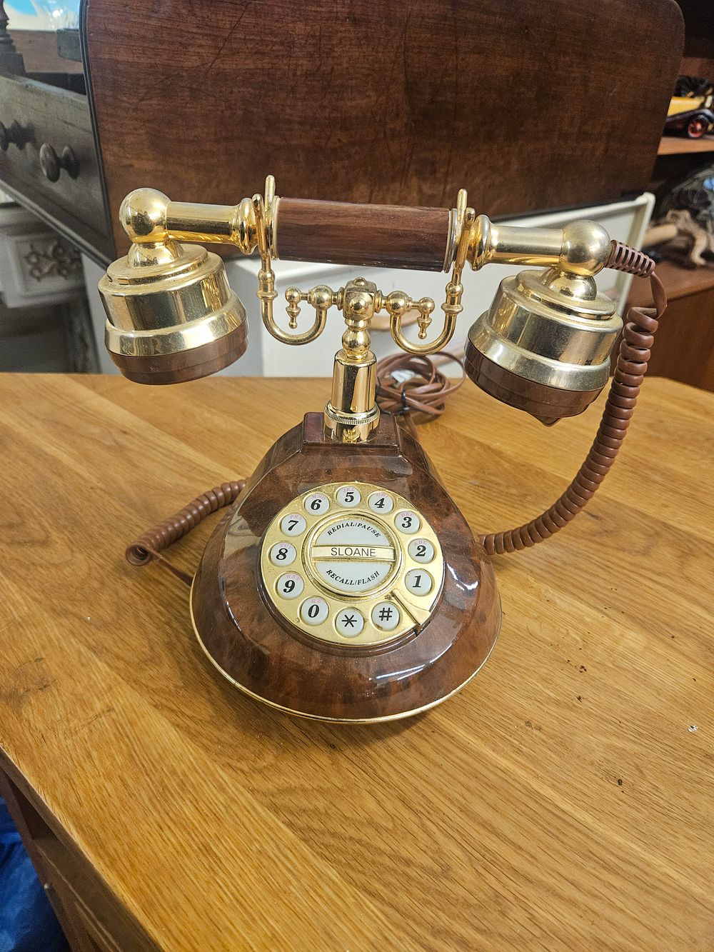 Lot 176 – A Vintage Sloane Decorative Reproduction Pedestal Telephone