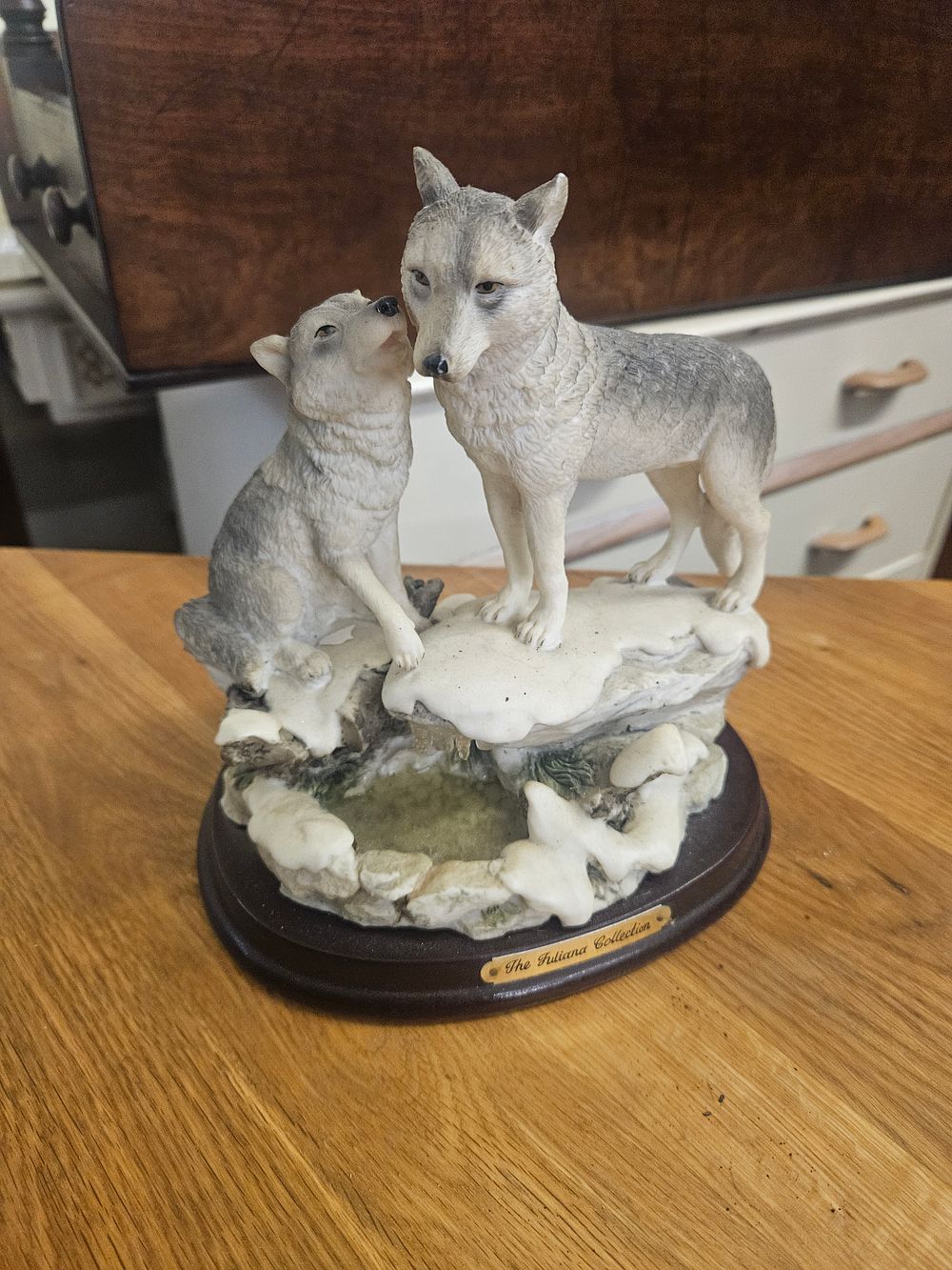 Lot 182 – A Juliana Collection Resin Figurine of Two Wolves