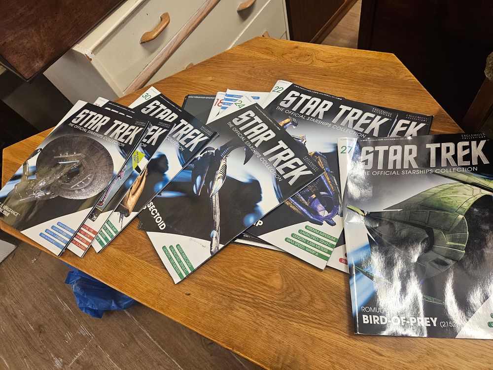 Lot 195 – A Collection of Eaglemoss Star Trek The Official Starships Collection Magazines