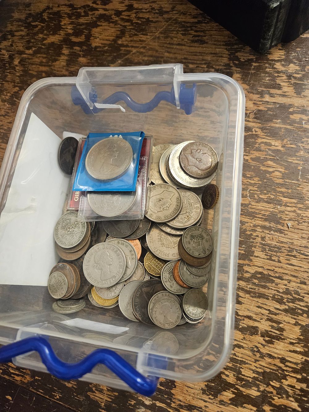 Lot 208 – A Collection of UK and British Commonwealth Coins