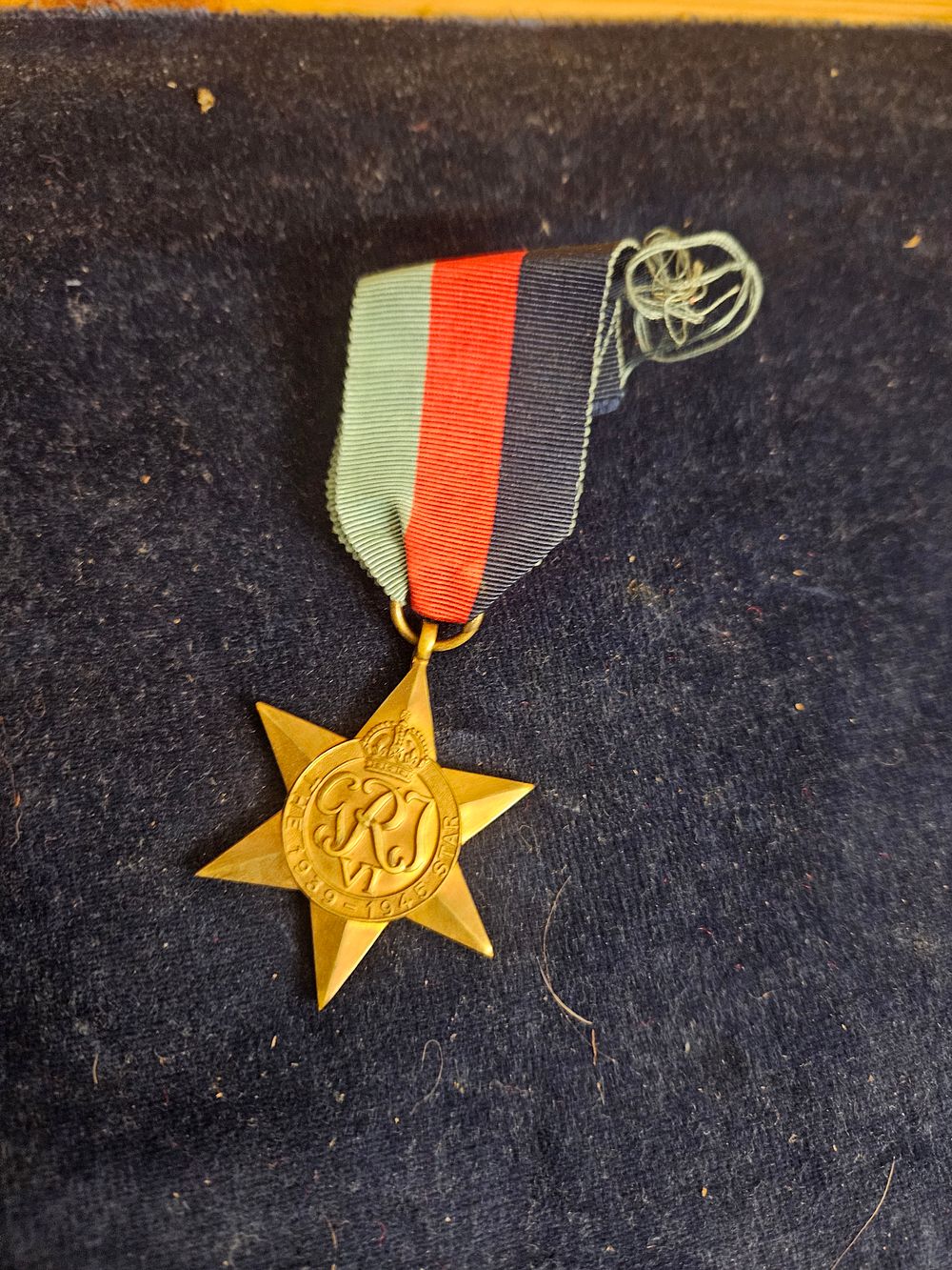 Lot 222 – A Second World War British 1939-1945 Star Campaign Medal