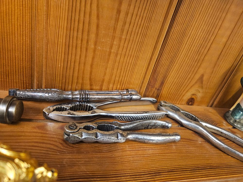 Lot 226 – A Collection of Vintage and Antique Metal Nutcrackers