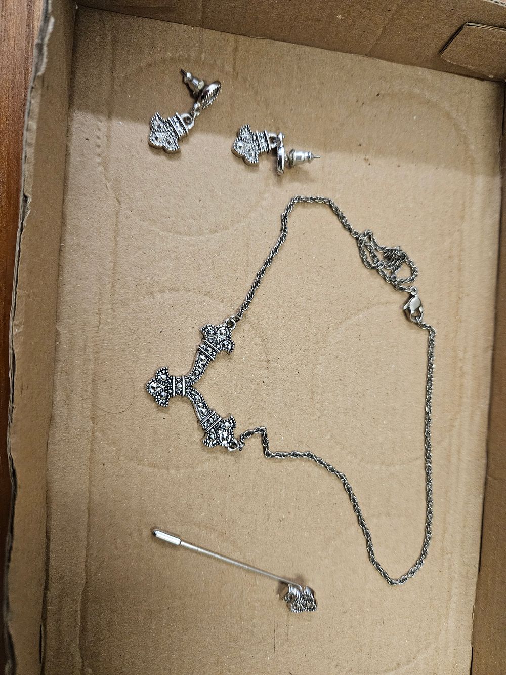 Lot 244 – A Collection of Vintage Style Marcasite Jewellery