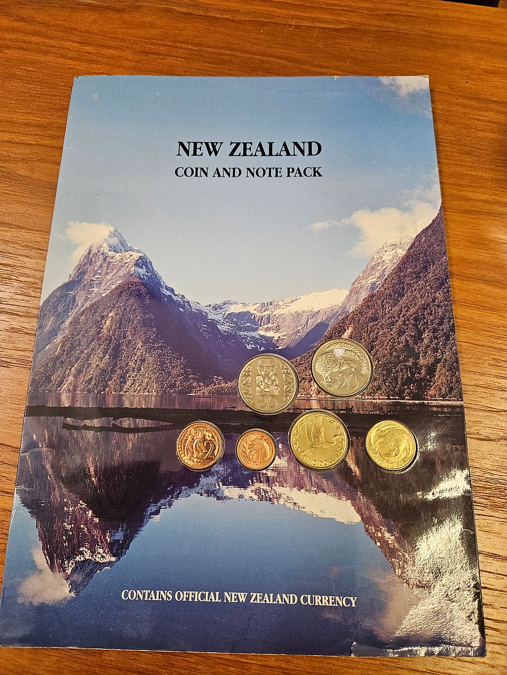 Lot 254 – NZ c. 1990 Coin and Banknote Presentation Pack