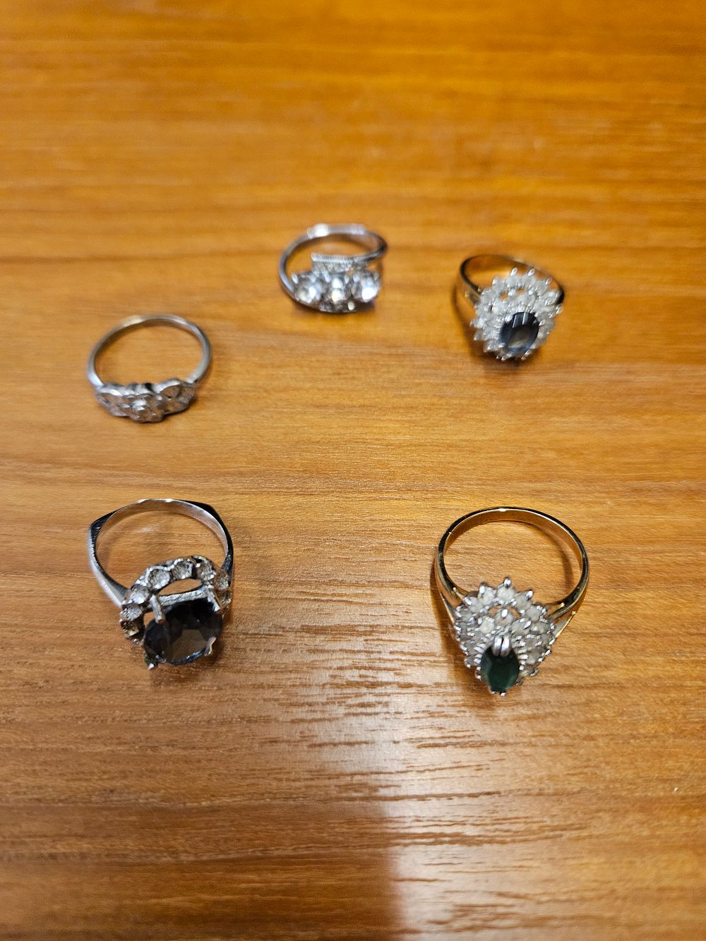 Lot 255 – A Collection of Assorted Dress and Cocktail Rings