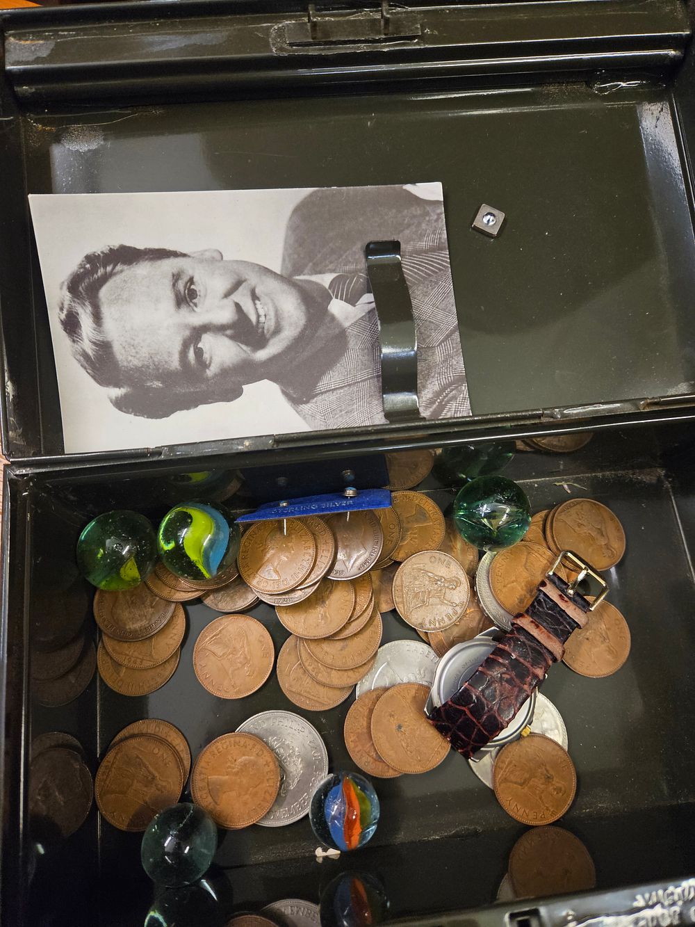 Lot 269 – UK and FR 1912-1967 Mixed Coinage and Collectibles Lot