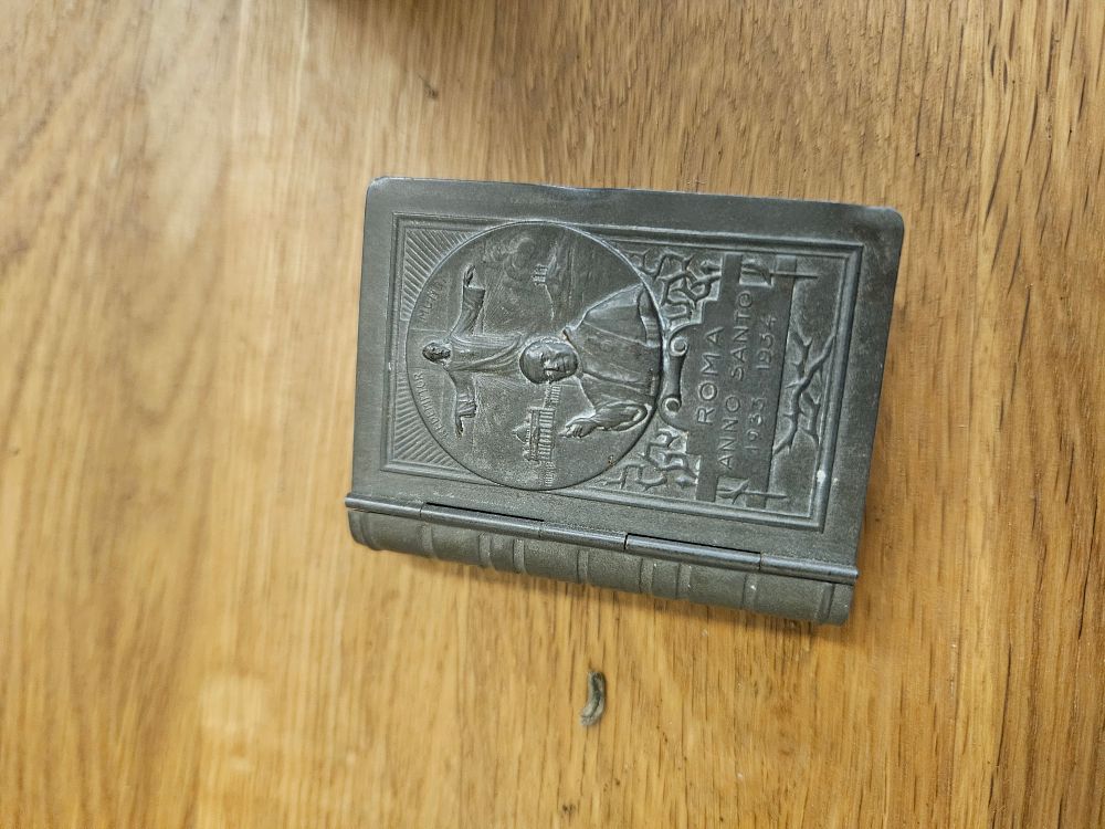 Lot 298 – Vintage Metal Commemorative Book-Shaped Case for Roma Anno Santo 1933-1934