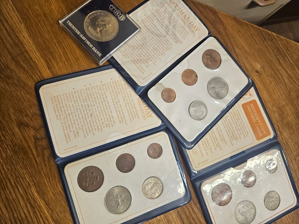 Lot 300 – UK 1968-1977 Decimal Coin Sets and Commemorative Crown
