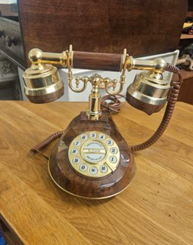 Sculptured Classic Push Button Cradle Telephone