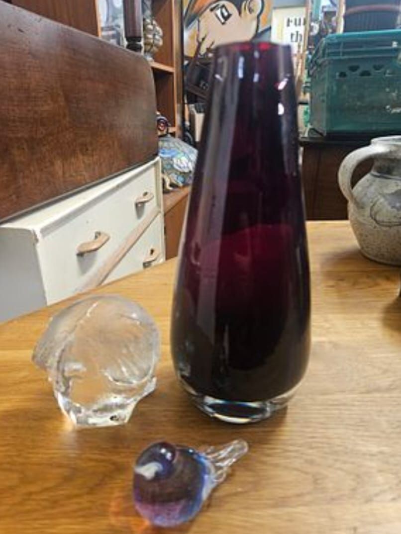Lot 159 – A Trio of Mid-Century Art Glass Items Including a Cased Amethyst Vase