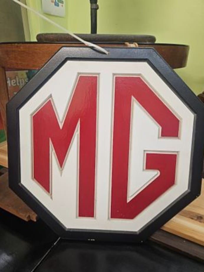 Lot 165 – MG Octagonal Decorative Wall Plaque
