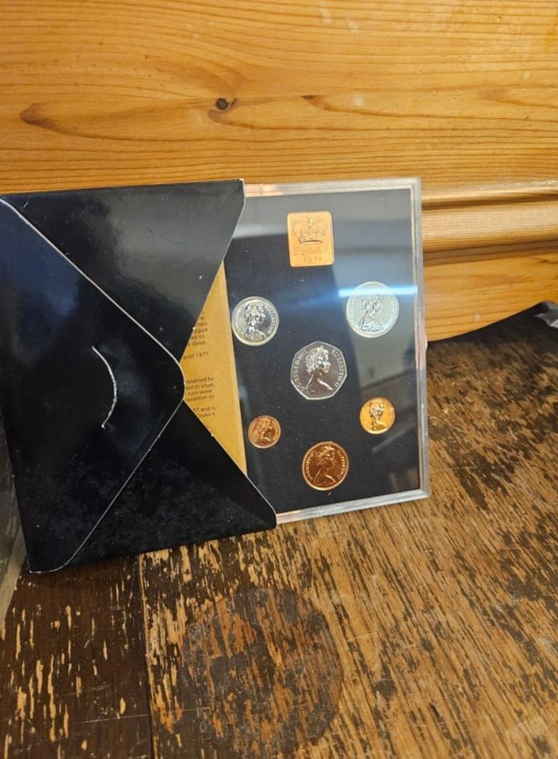Lot 176 – UK 1971 Royal Mint First Decimal Proof Coinage Set
