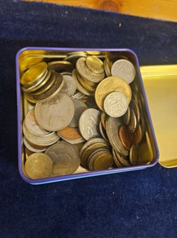 Lot 181 – A Collection of UK and International Mixed Metal Coins in a Tin