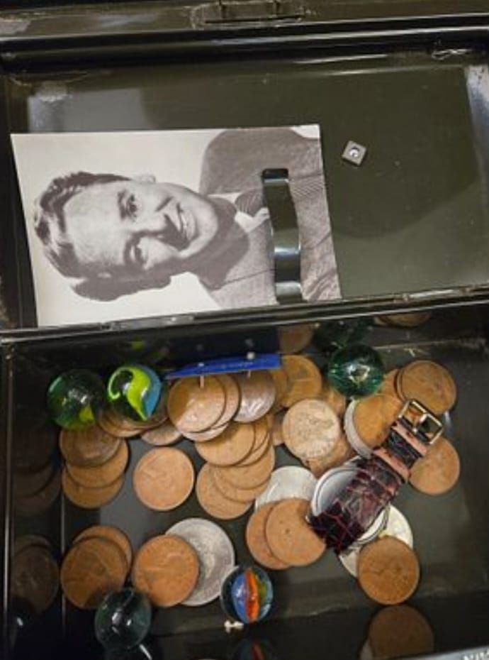 Lot 217 – A Collection of Personal Keepsakes including a Photograph of a Gentleman,, and Pre-decimal British Coins