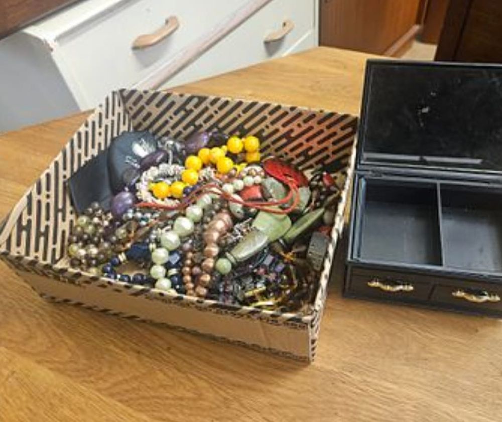 Lot 222 – An Assortment of Costume Jewellery and a Black Jewellery Box
