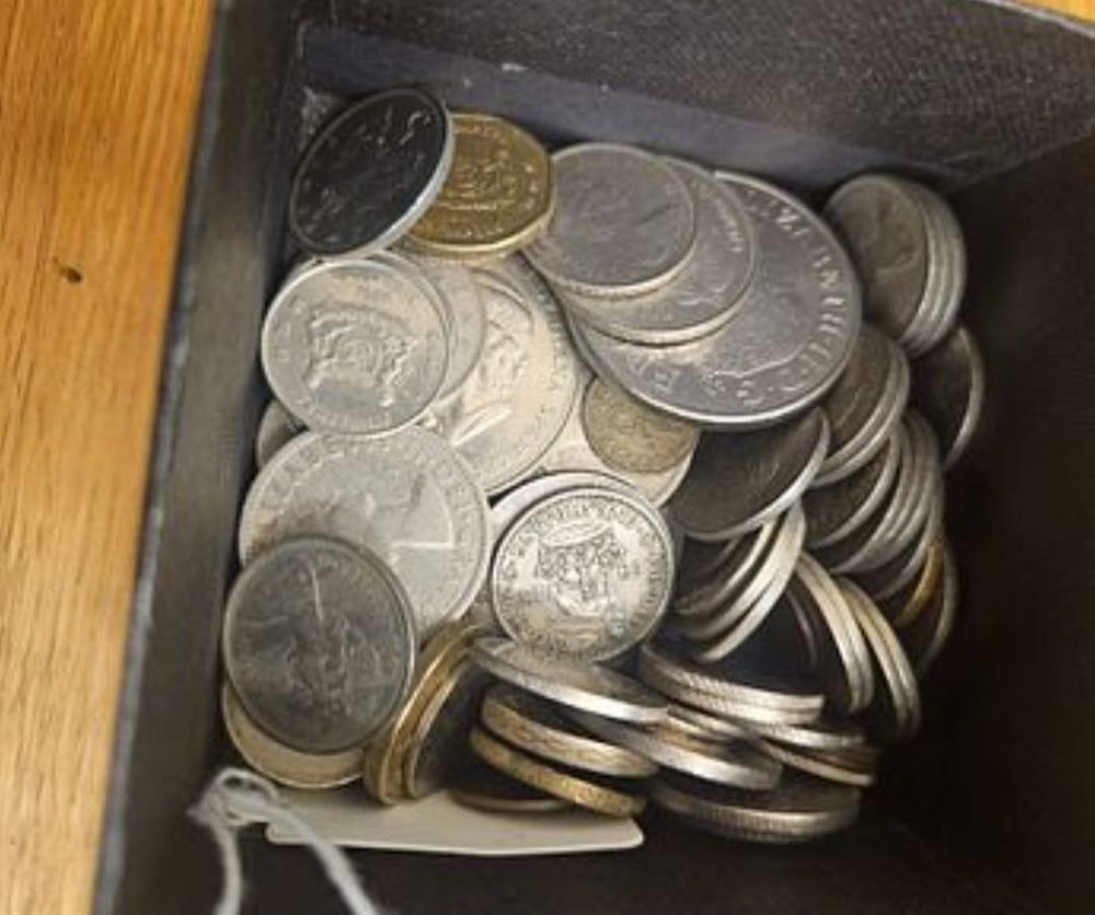 Lot 231 – A Collection of Assorted British and Commonwealth Coins