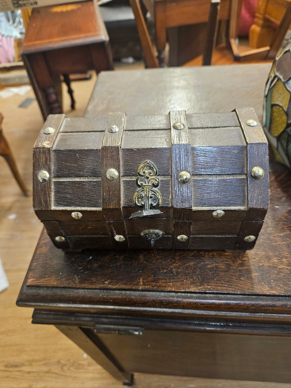 Lot 168 – Vintage Wooden Pirate-Style Treasure Chest Jewellery Box