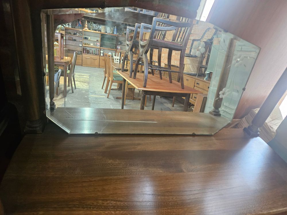 Lot 194 – An Art Deco Etched Glass Dressing Table Mirror