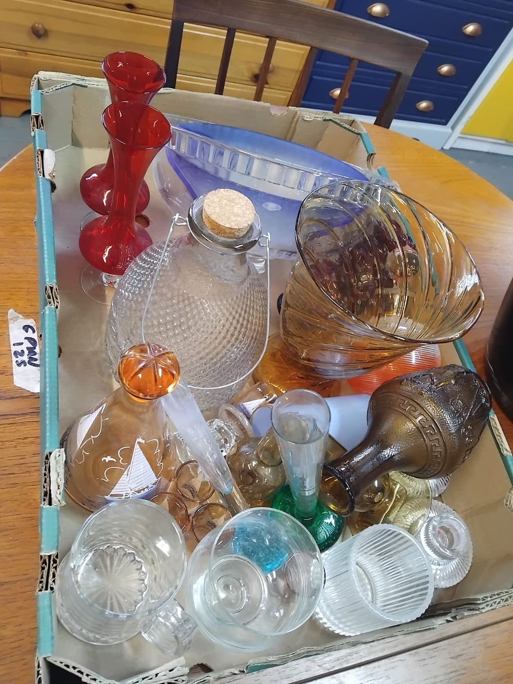 Lot 198 – A Collection of Assorted Vintage Coloured and Decorative Glassware