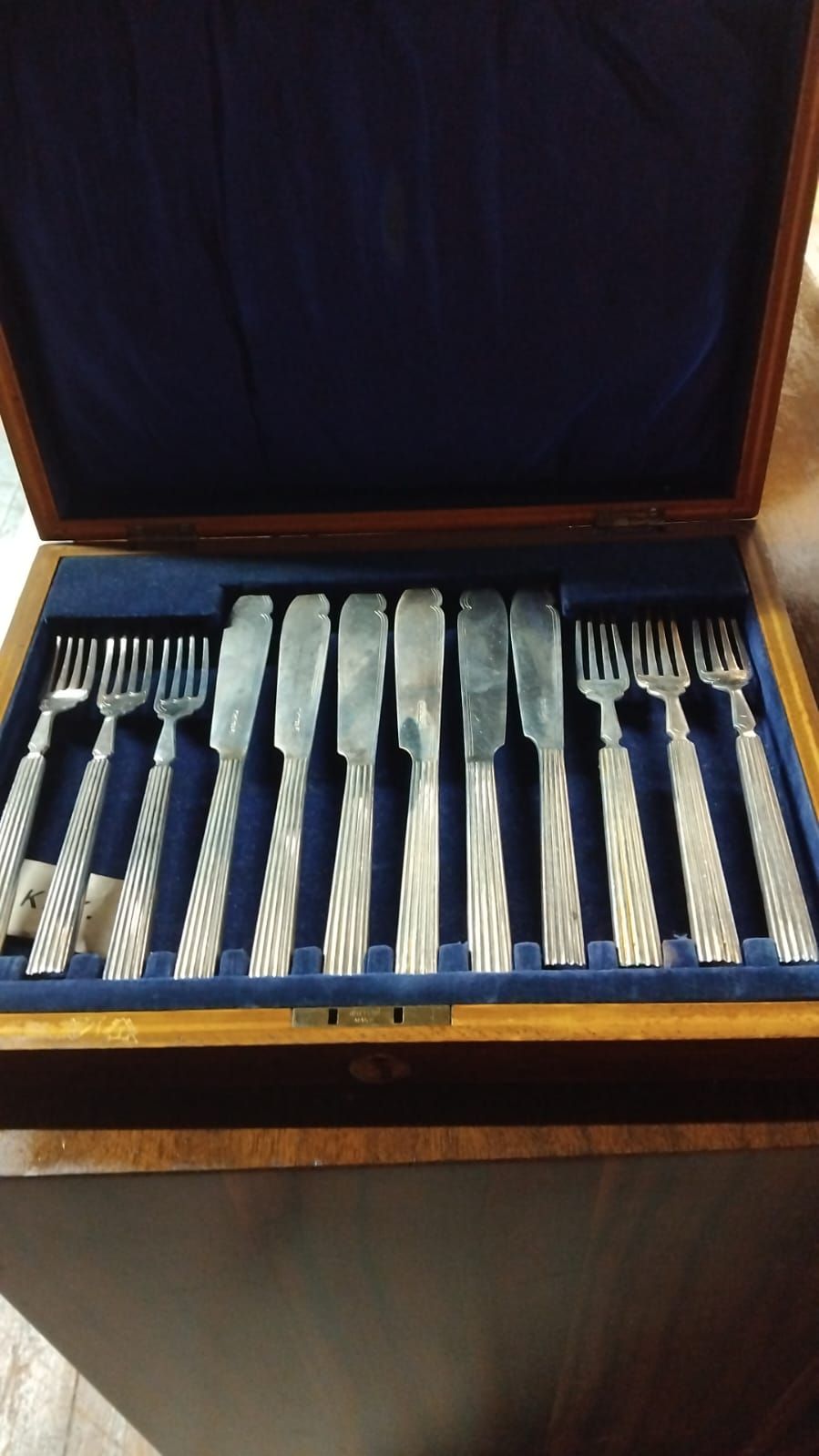 Lot 230 – An Art Deco Style Silver-Plated Twelve-Piece Fish Service for Six in a Fitted Wooden Case