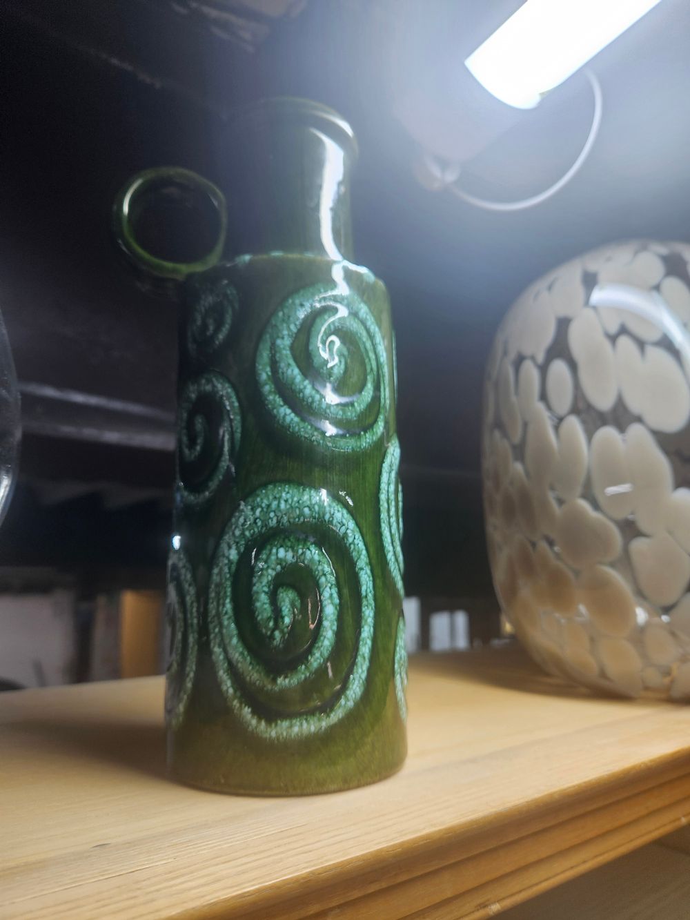 Lot 264 – Carstens Tönnieshof West German Art Pottery Fat Lava Handled Vase, Model 401-28