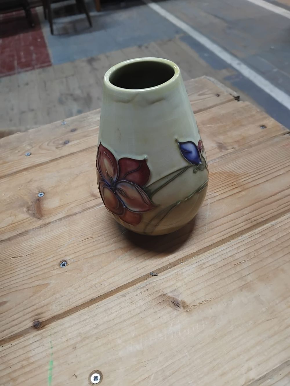 Lot 308 – A Moorcroft Anemone Pattern Pottery Vase