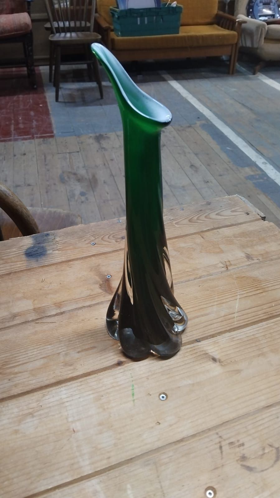 Lot 317 – A Mid-Century Emerald Green Swung Glass Pedestal Vase