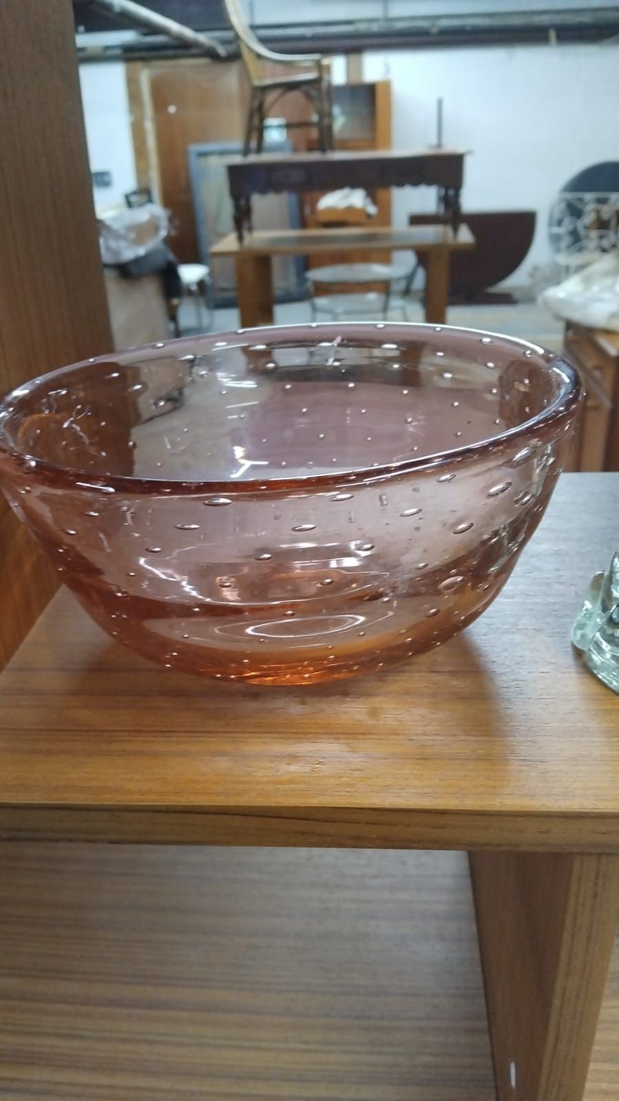Lot 345 – A mid-20th-century bullicante art glass bowl in a rose tint