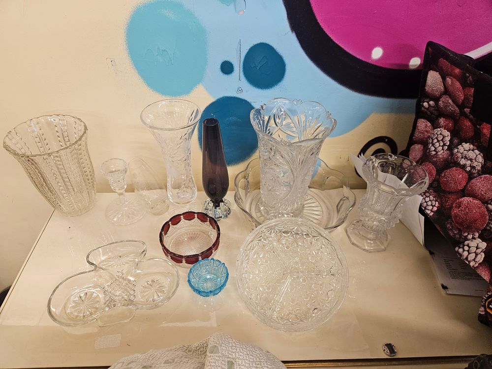 Lot 367 – A Collection of Thirteen Decorative Cut Crystal and Glassware Items
