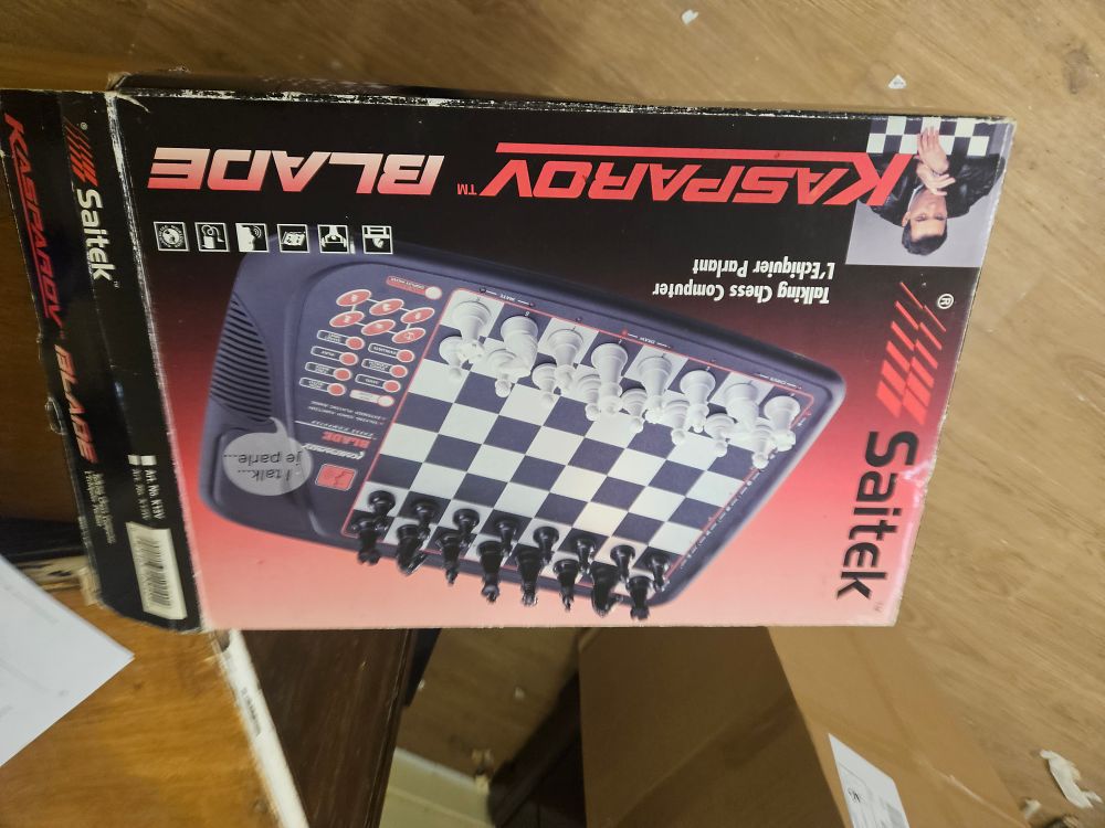 Lot 372 – Saitek Kasparov Blade Talking Chess Computer