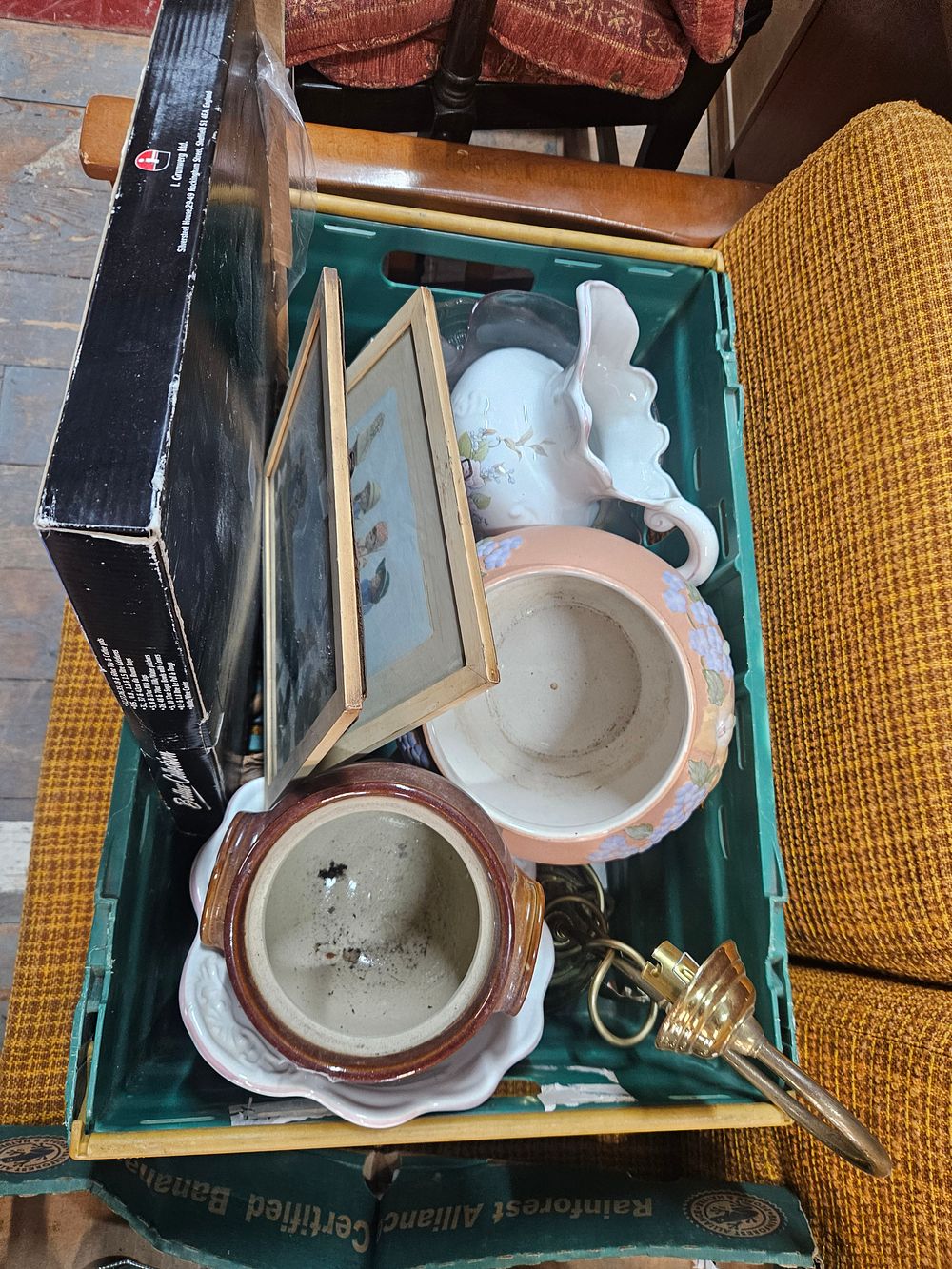 Lot 378 – A Collection of Assorted Ceramics and Household Items