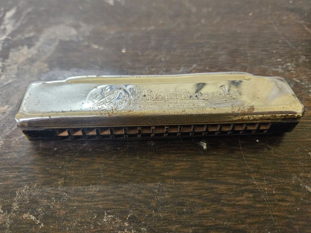 Lot 434 – A Vintage Nightingale Tremolo Harmonica