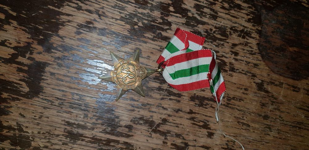 Lot 455 – A Second World War British Italy Star Campaign Medal