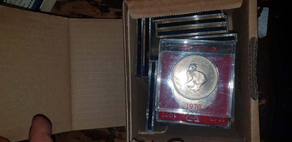 Lot 467 – A Collection of Isle of Man and UK Commemorative Crowns including 1970 Manx Cat Silver Crown