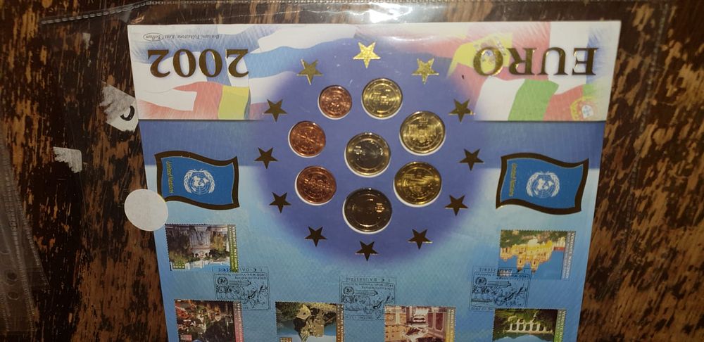 Lot 503 – IT 2002 Euro Coin and Stamp Set, Base Metal