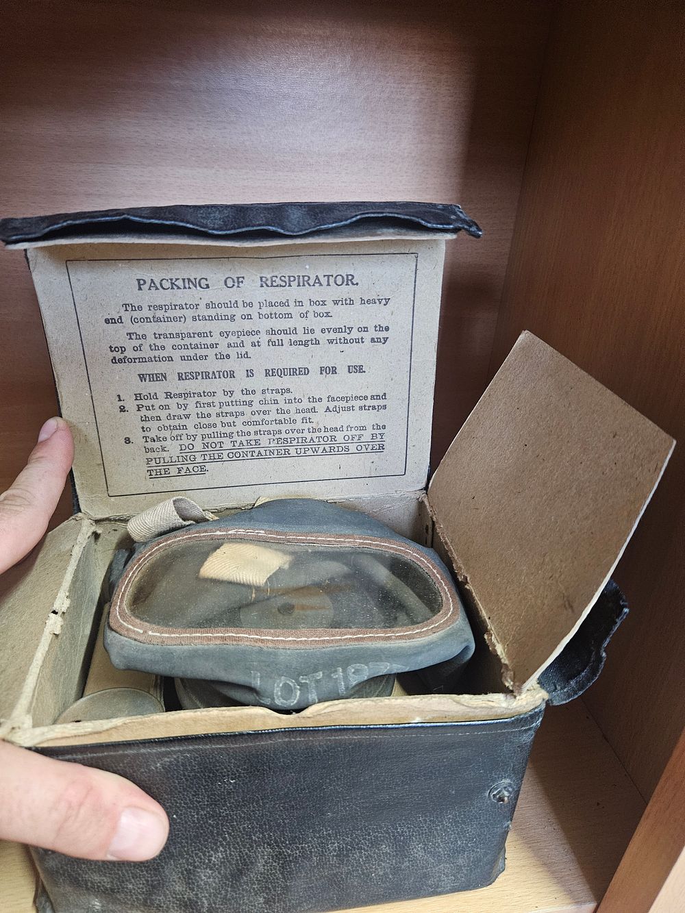 Lot 187 – WWII British General Civilian Respirator in Original Cardboard Box