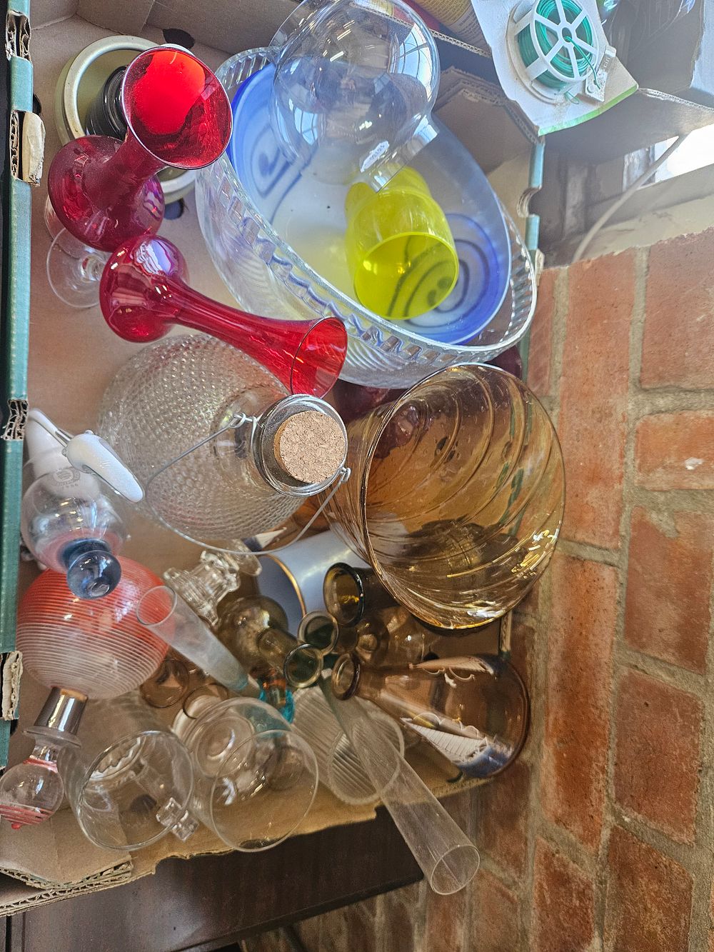 Lot 189 – An Assortment of Mid-to-Late 20th-Century Decorative and Functional Coloured Glassware