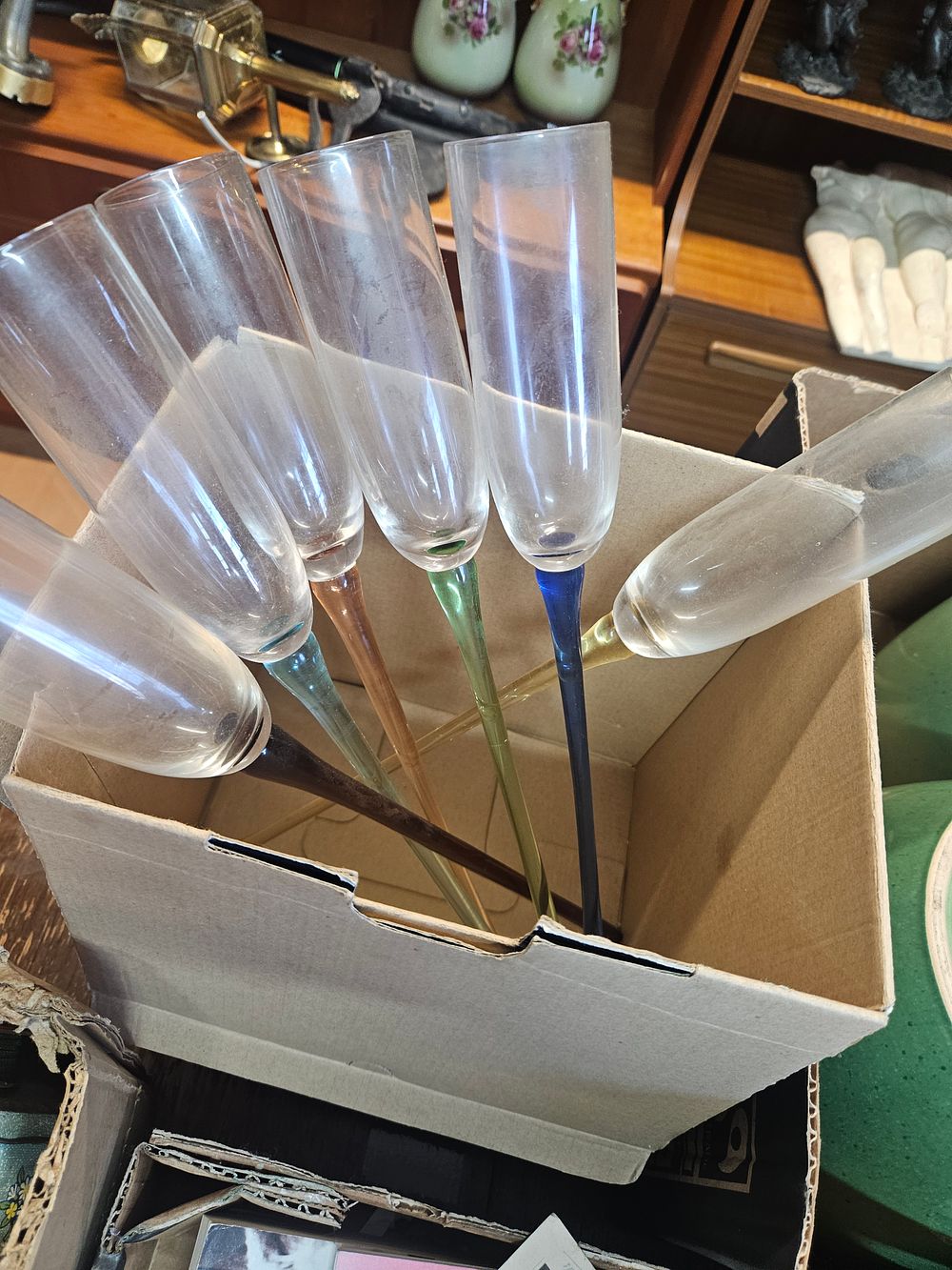 Lot 208 – A Set of Six Artland Style Hand Blown Floating Champagne Flutes