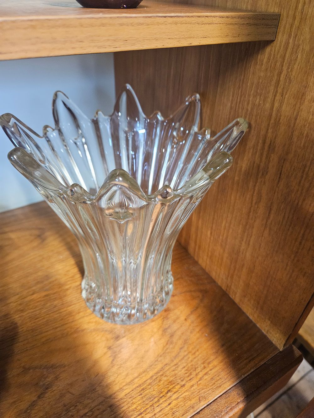 Lot 215 – Vintage Clear Pressed Glass Fluted Starburst Vase in the Style of Mikasa